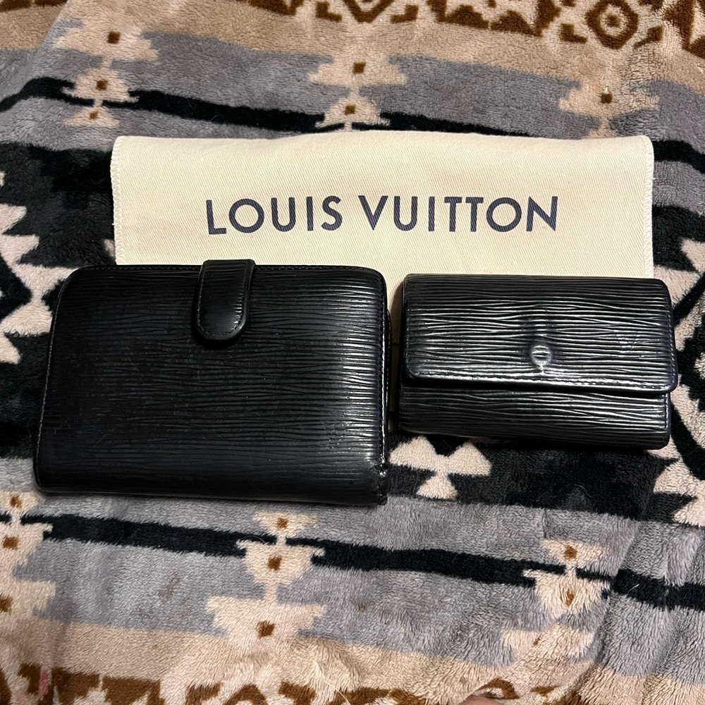 Louis Vuitton Vintage EUC Black Epi Wallet & Key Holder Set